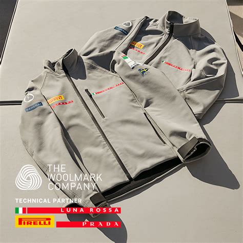 prada luna rossa abbigliamento